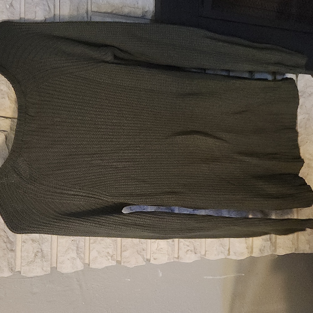 Sweater - Picture 4 of 4